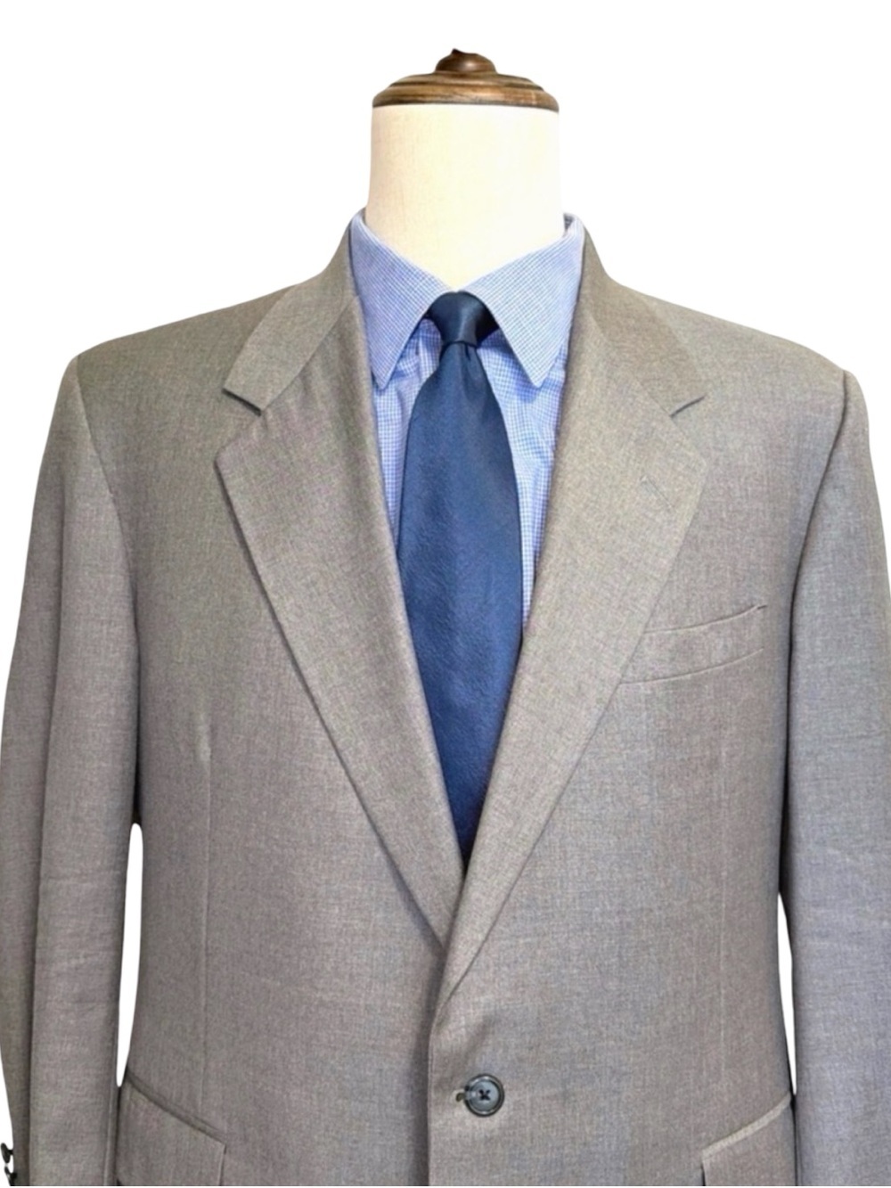 Tom James Royal Classic Gray Suit | 2-Piece | Hand Tailored | Executive Business - Picture 10 of 15